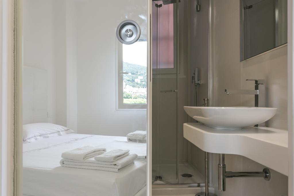 Al Molo Sea View Rooms เลริชี ภายนอก รูปภาพ